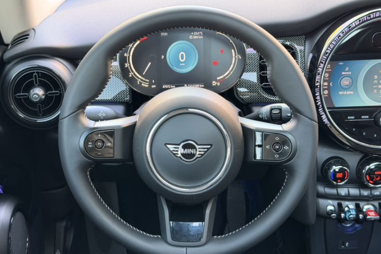 Used MINI 2022 1.5T COOPER Artist Interior 1