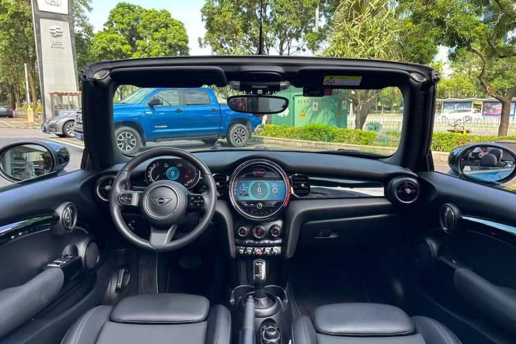 Used MINI 2022 1.5T COOPER CABRIO Classic Edition Interior 2