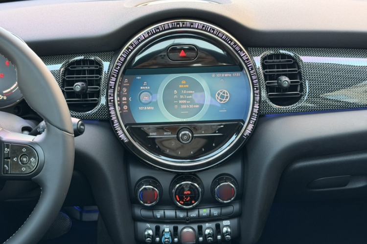 Used MINI 2022 1.5T COOPER Artist Interior 2