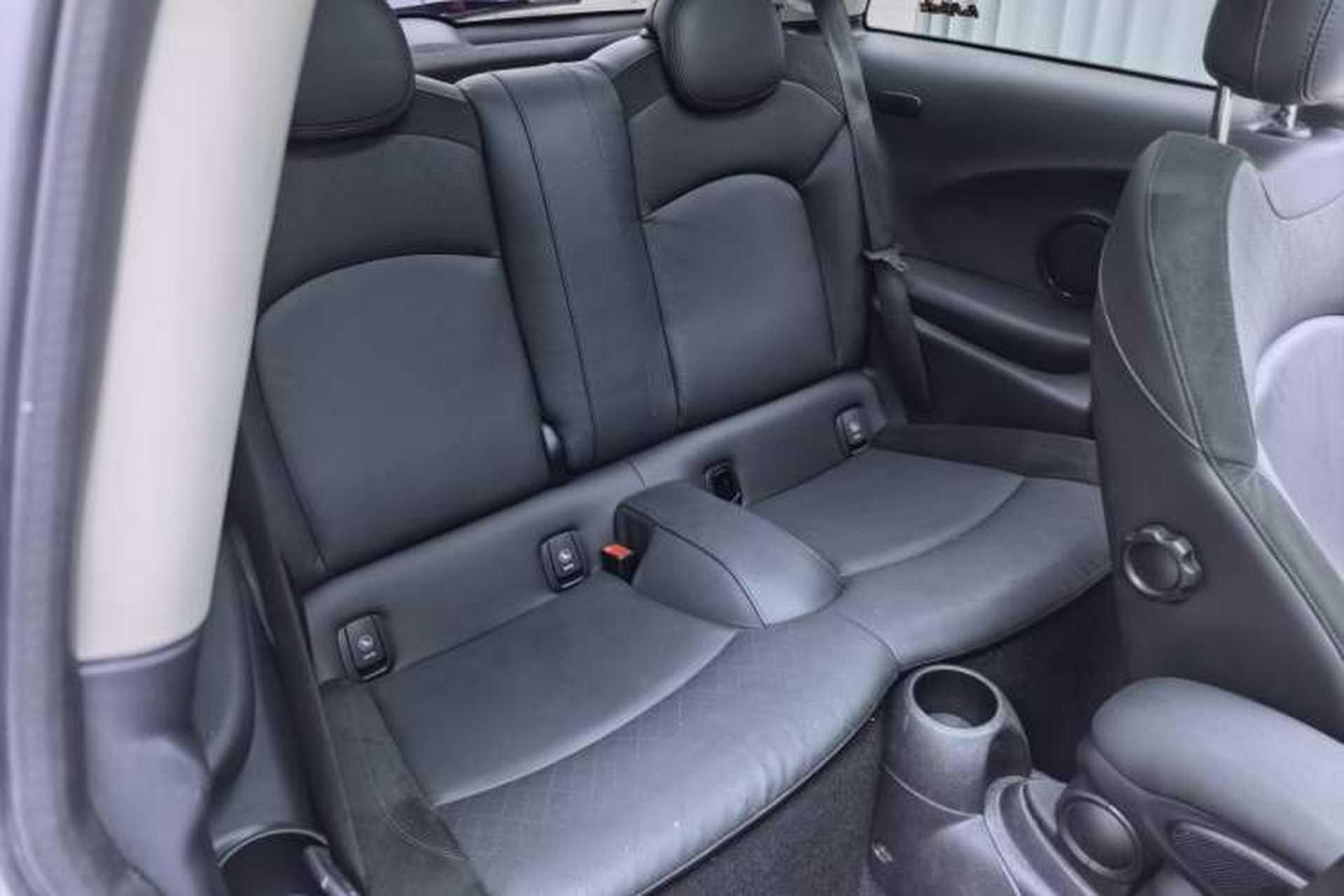 Used MINI 2022 1.5T COOPER Artist Interior 2