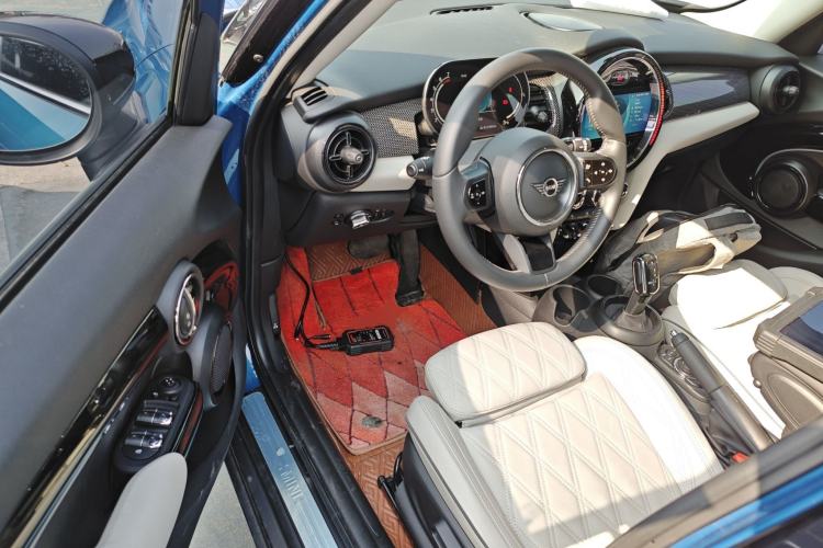 Used MINI 2022 1.5T COOPER Artist Five-Door Edition Interior 3