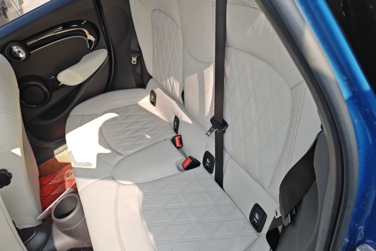 Used MINI 2022 1.5T COOPER Artist Five-Door Edition Interior 4