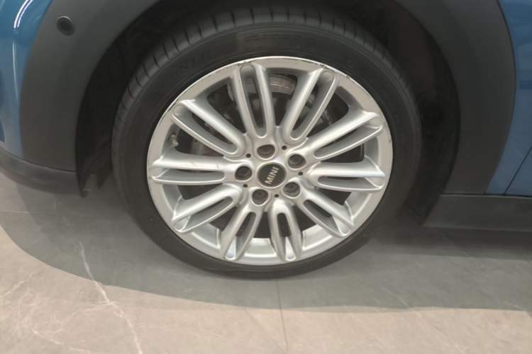 Used MINI 2022 Updated 1.5T COOPER Classic Edition Left Front Wheel Hub