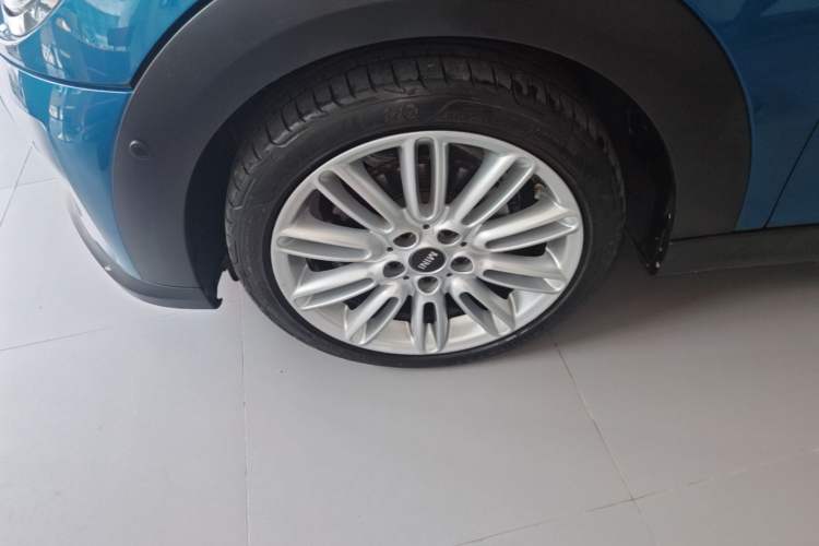 Used MINI 2022 Updated 1.5T COOPER Classic Edition Five-Door Version Left Front Wheel Hub