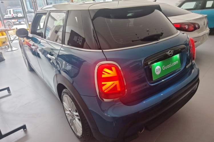 Used MINI 2022 Updated 1.5T COOPER Classic Edition Five-Door Version Rear Left 45 Deg