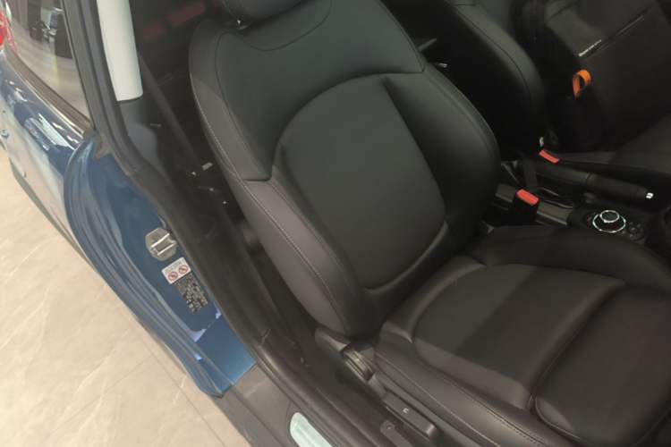 Used MINI 2022 Updated 1.5T COOPER Classic Edition Right Front Seat