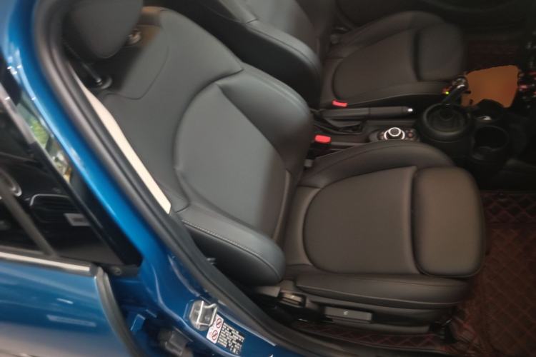 Used MINI 2022 Updated 1.5T COOPER Classic Edition Five-Door Version Right Front Seat