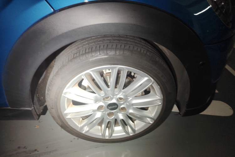 Used MINI 2022 1.5T COOPER Classic Edition Right Front Wheel Hub