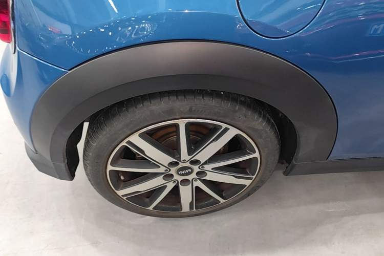 Used MINI 2022 1.5T COOPER Artist Right Rear Wheel Hub