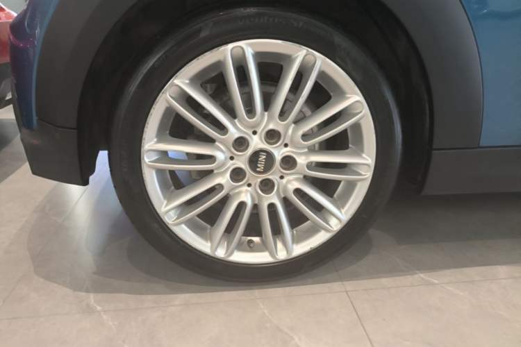 Used MINI 2022 Updated 1.5T COOPER Classic Edition Right Rear Wheel Hub