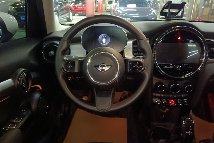 Used MINI 2022 1.5T COOPER Classic Edition Five-Door Version Steering Wheel