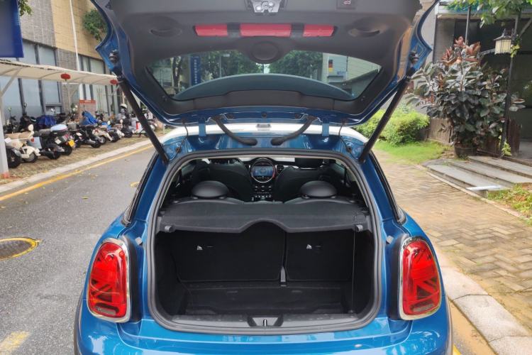 Used MINI 2022 1.5T COOPER Artist Trunk