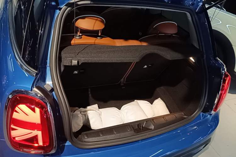 Used MINI 2022 1.5T COOPER Artist Trunk