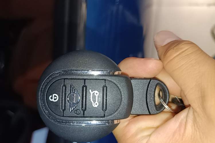 Used MINI 2022 1.5T COOPER Artist Vehicle Key