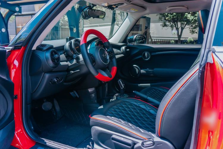 Used MINI 2022 1.5T ONE Interior 1