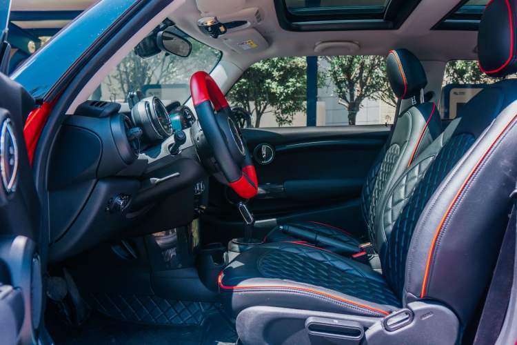 Used MINI 2022 1.5T ONE Interior 4