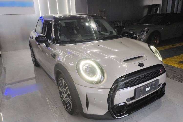 Used MINI 2022 2.0T COOPER S Artist Five-Door Edition Front Right 45 Deg