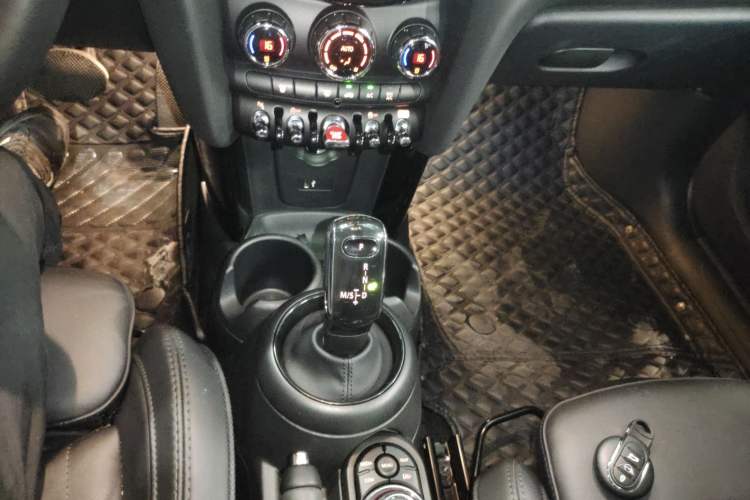 Used MINI 2022 2.0T COOPER S Artist Five-Door Edition Gear Lever