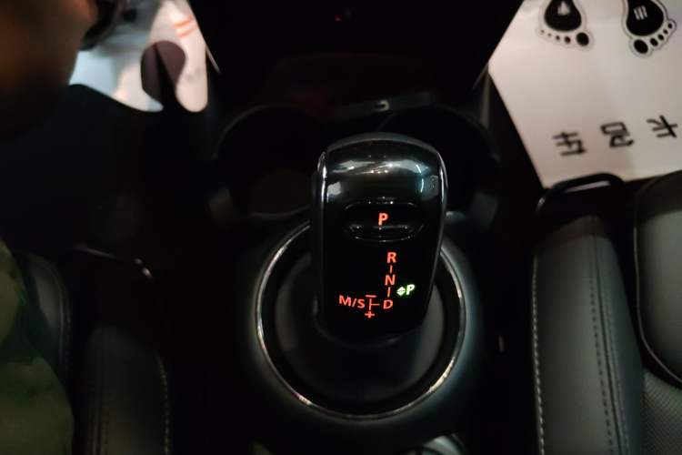 Used MINI 2022 2.0T COOPER S Classic Edition Five-Door Version Gear Lever
