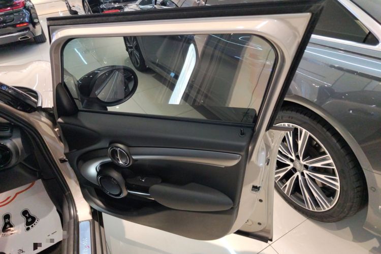 Used MINI 2022 2.0T COOPER S Classic Edition Five-Door Version Interior 5