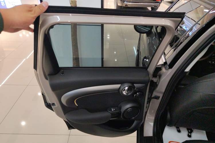 Used MINI 2022 2.0T COOPER S Classic Edition Five-Door Version Interior 8