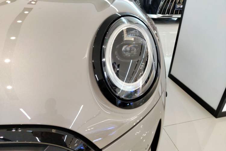 Used MINI 2022 2.0T COOPER S Classic Edition Five-Door Version Left Front Headlight