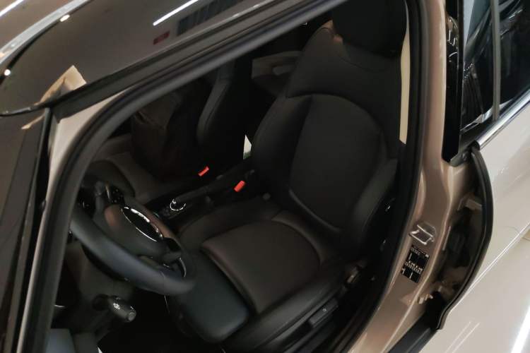 Used MINI 2022 2.0T COOPER S Classic Edition Five-Door Version Left Front Seat