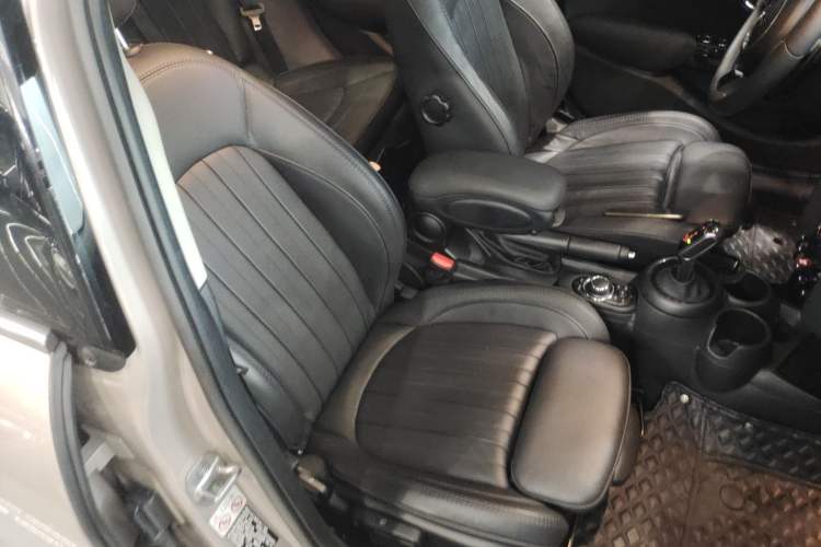 Used MINI 2022 2.0T COOPER S Artist Five-Door Edition Right Front Seat