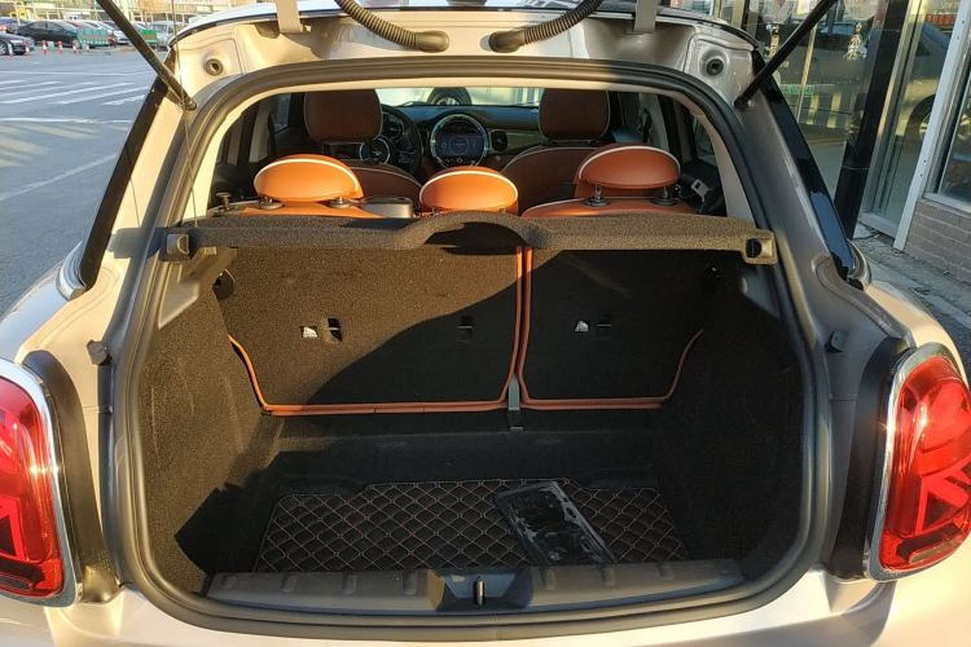 Used MINI 2022 1.5T COOPER Artist Five-Door Edition Trunk