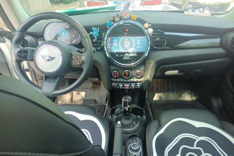 Used MINI 2022 1.5T COOPER Classic Edition Center Console