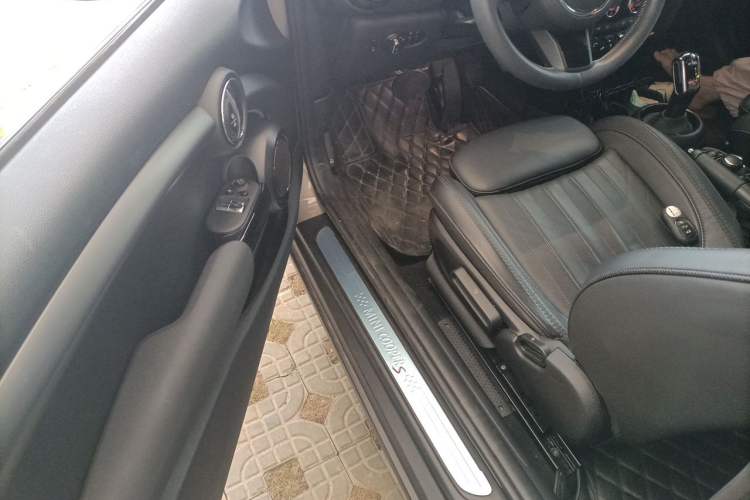 Used MINI 2022 2.0T COOPER S Artist Driver Seat