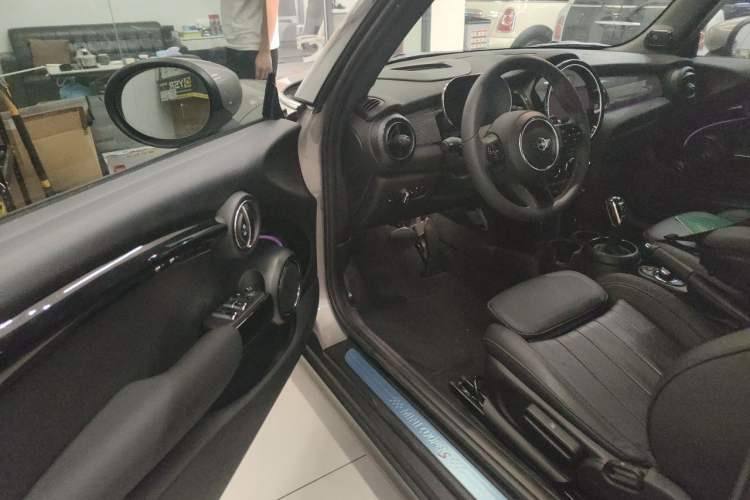 Used MINI 2022 Revised 2.0T COOPER S CABRIO Artist Driver Seat