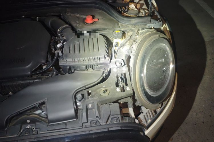 Used MINI 2022 Updated 1.5T COOPER Classic Edition Five-Door Version Engine Bay Left