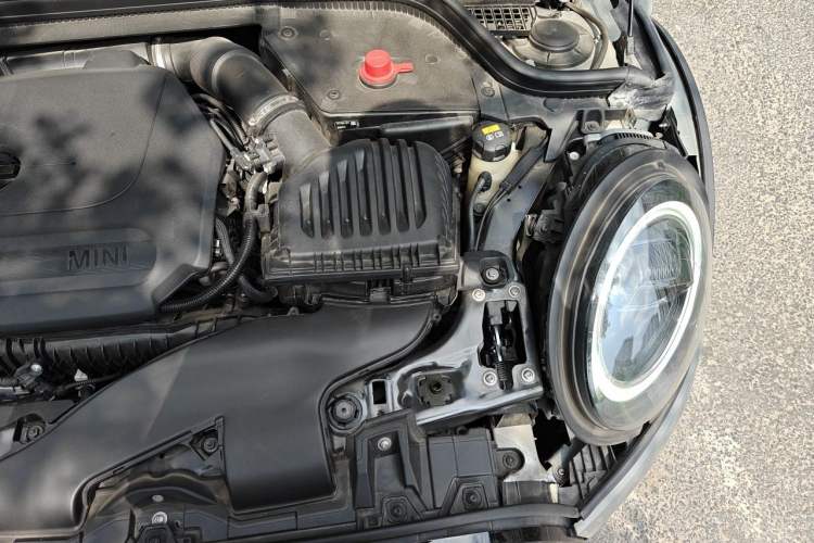 Used MINI 2022 Updated 1.5T COOPER Classic Edition Engine Bay Left