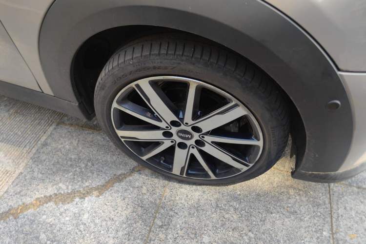 Used MINI 2022 Updated 1.5T COOPER Artist Exterior 1