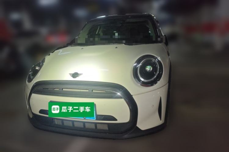 Used MINI 2022 Updated 1.5T COOPER Classic Edition Five-Door Version Front
