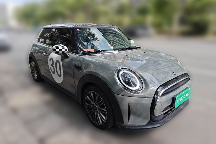 Used MINI 2022 Updated 1.5T COOPER Classic Edition Front Right 45 Deg