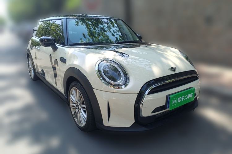 Used MINI 2022 1.5T COOPER Classic Edition Front Right 45 Deg