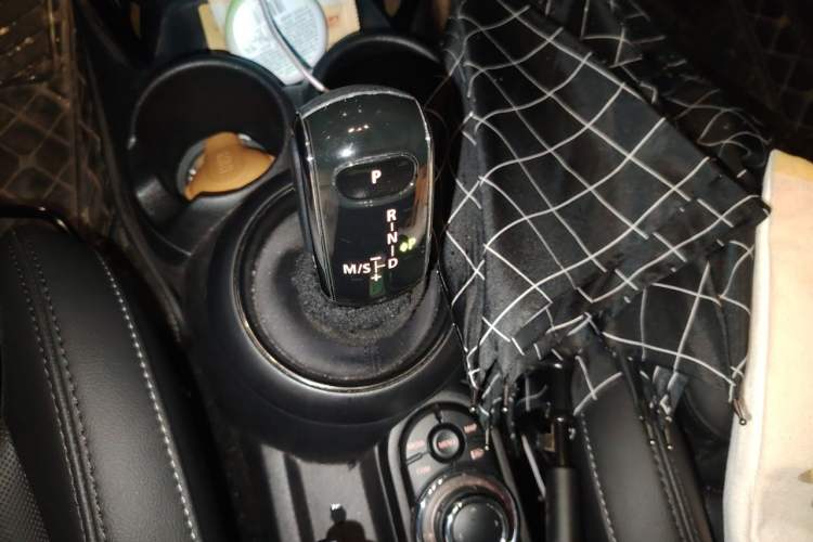 Used MINI 2022 Updated 1.5T COOPER Classic Edition Gear Lever