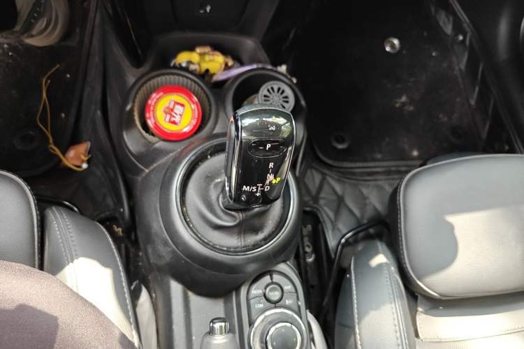 Used MINI 2022 Updated 1.5T COOPER Classic Edition Gear Lever