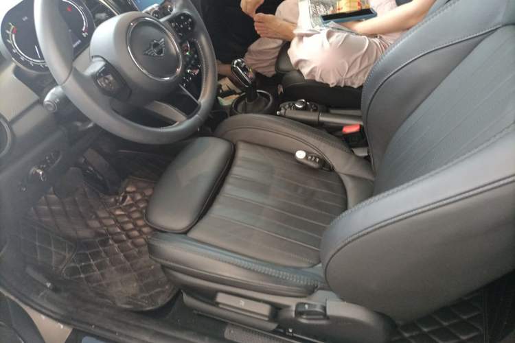 Used MINI 2022 2.0T COOPER S Artist Left Front Seat
