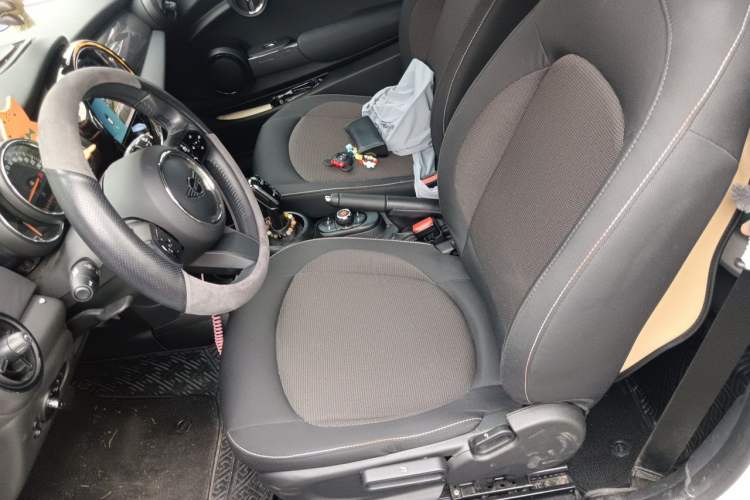 Used MINI 2022 Updated 1.5T ONE Left Front Seat