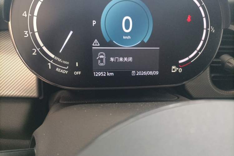 Used MINI 2022 2.0T COOPER S Artist Odometer Close Up
