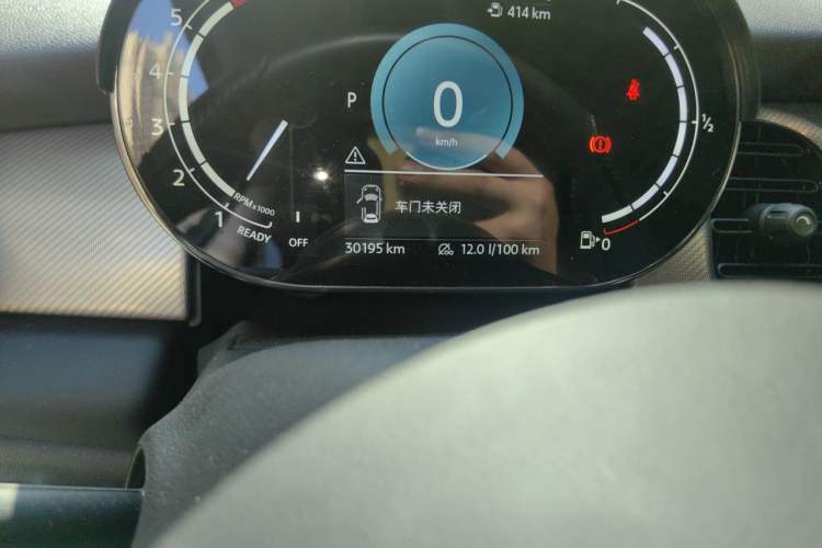 Used MINI 2022 Updated 1.5T COOPER Artist Odometer Close Up