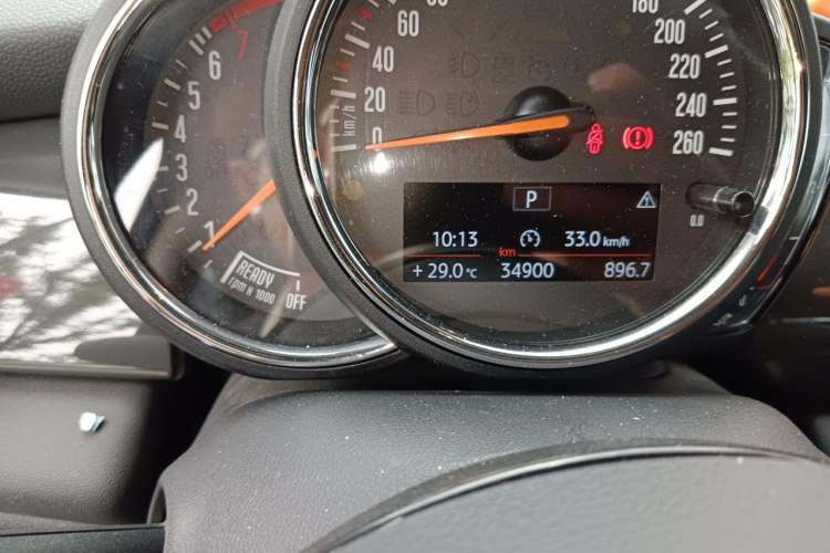 Used MINI 2022 Updated 1.5T ONE Odometer Close Up