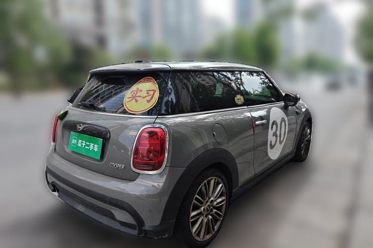 Used MINI 2022 Updated 1.5T COOPER Classic Edition Rear Right 45 Deg