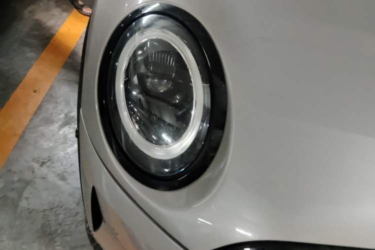 Used MINI 2022 1.5T Camden Limited Edition Five-Door Version Right Front Headlight