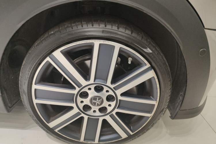 Used MINI 2022 Revised 2.0T COOPER S CABRIO Artist Right Front Wheel Hub