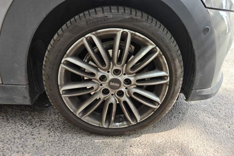 Used MINI 2022 Updated 1.5T COOPER Classic Edition Right Front Wheel Hub