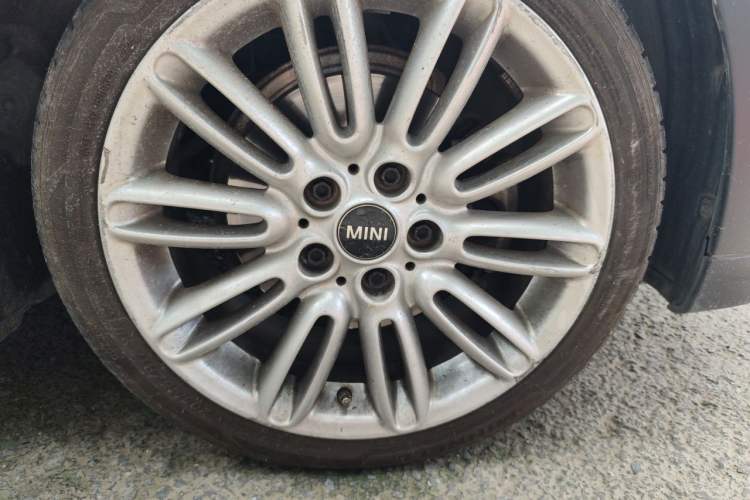 Used MINI 2022 1.5T COOPER Artist Right Front Wheel Hub